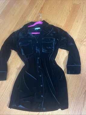 Wayf Black Velvet Button-Front Shirtdress M Mini Dress like new soft sexy shift